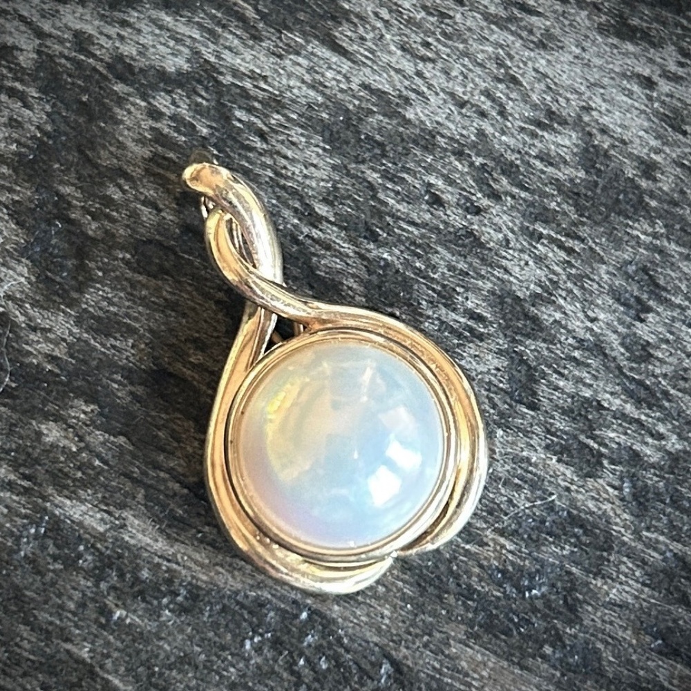 Vintage 14K Yellow Gold 14MM Mabe Pearl PENDANT ENHANCER